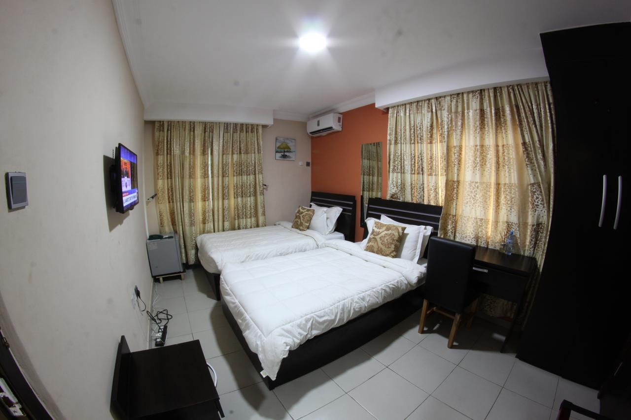 Celia'S Suites Abeokuta Экстерьер фото