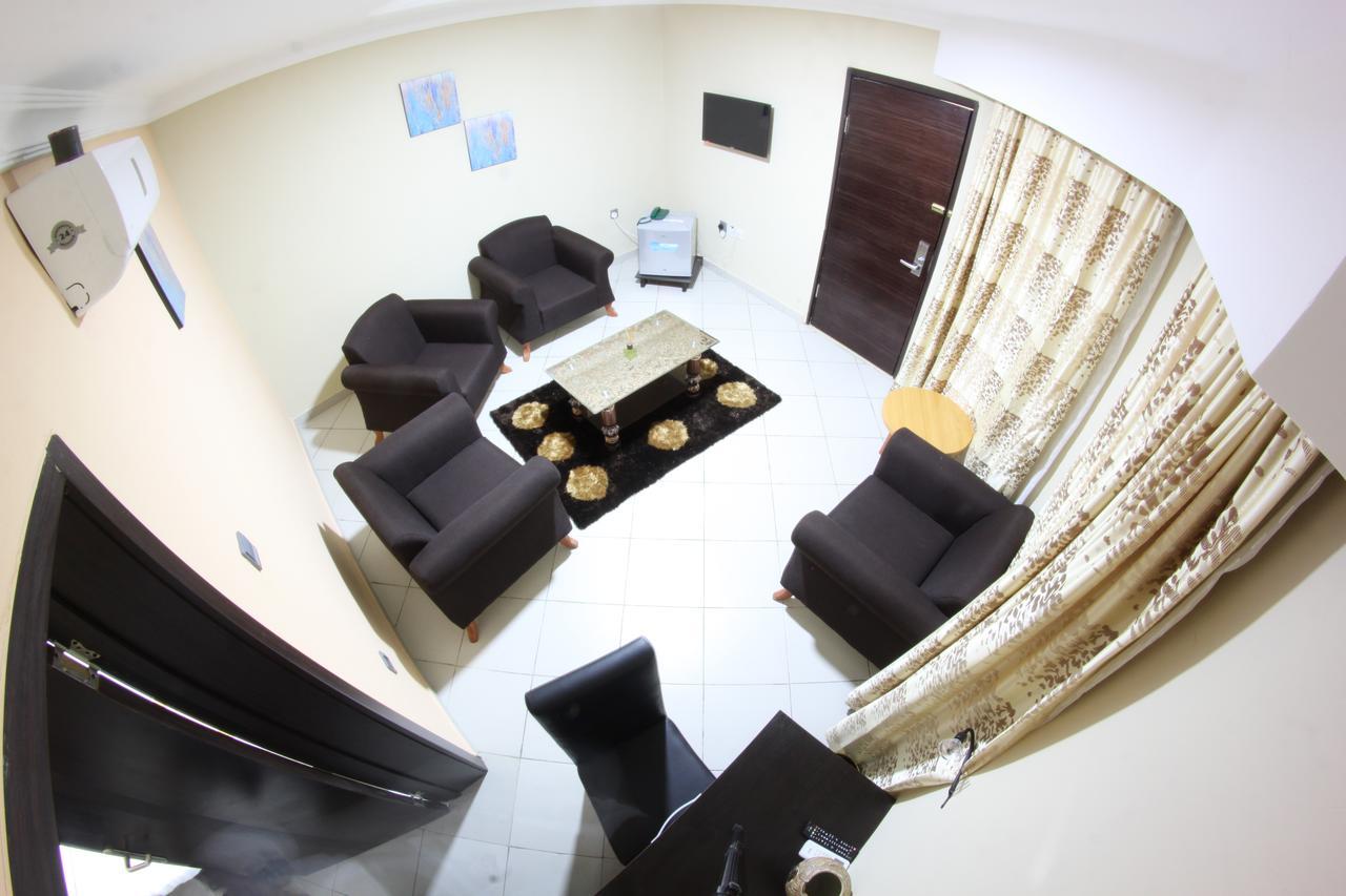 Celia'S Suites Abeokuta Экстерьер фото