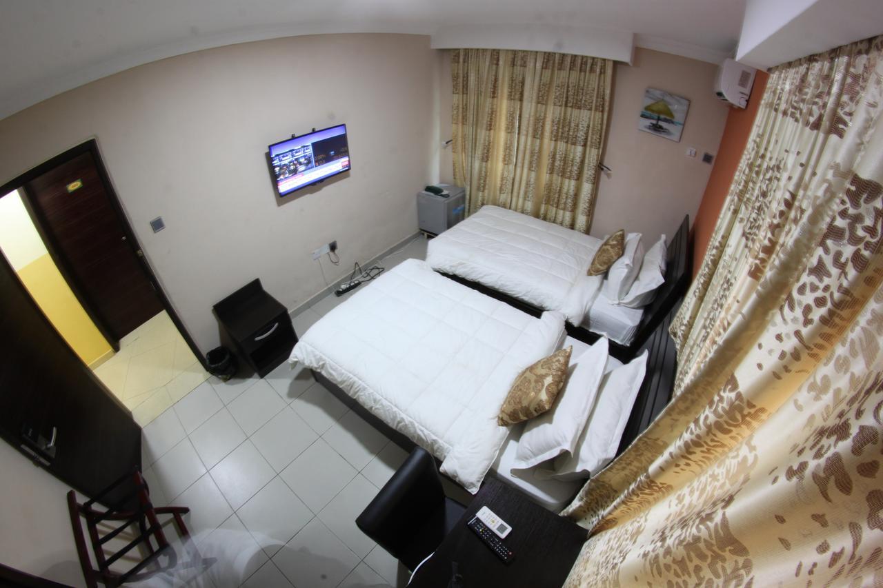 Celia'S Suites Abeokuta Экстерьер фото