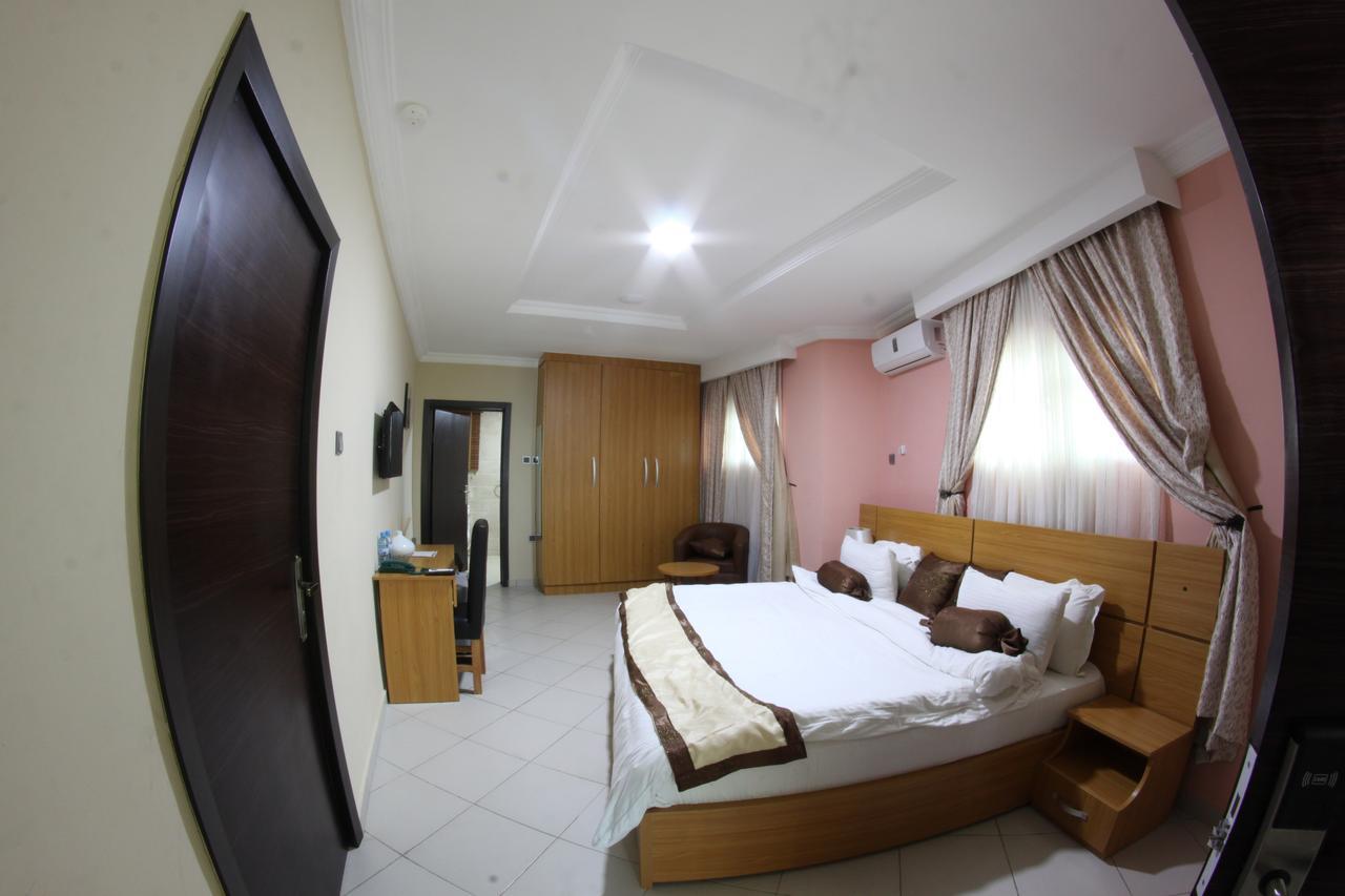 Celia'S Suites Abeokuta Экстерьер фото