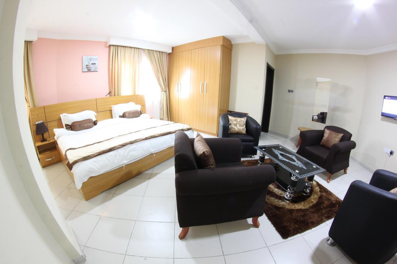 Celia'S Suites Abeokuta Экстерьер фото