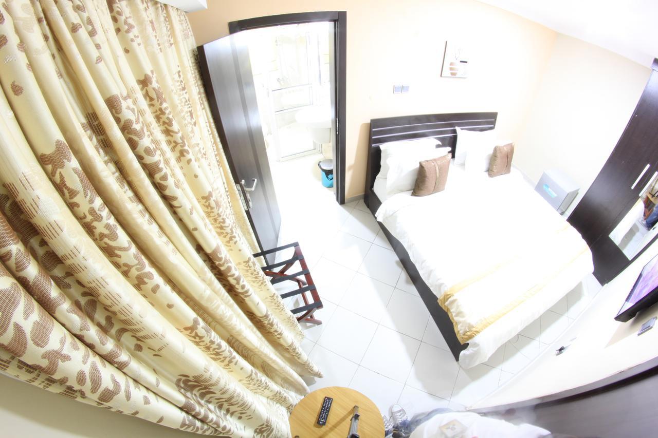 Celia'S Suites Abeokuta Экстерьер фото