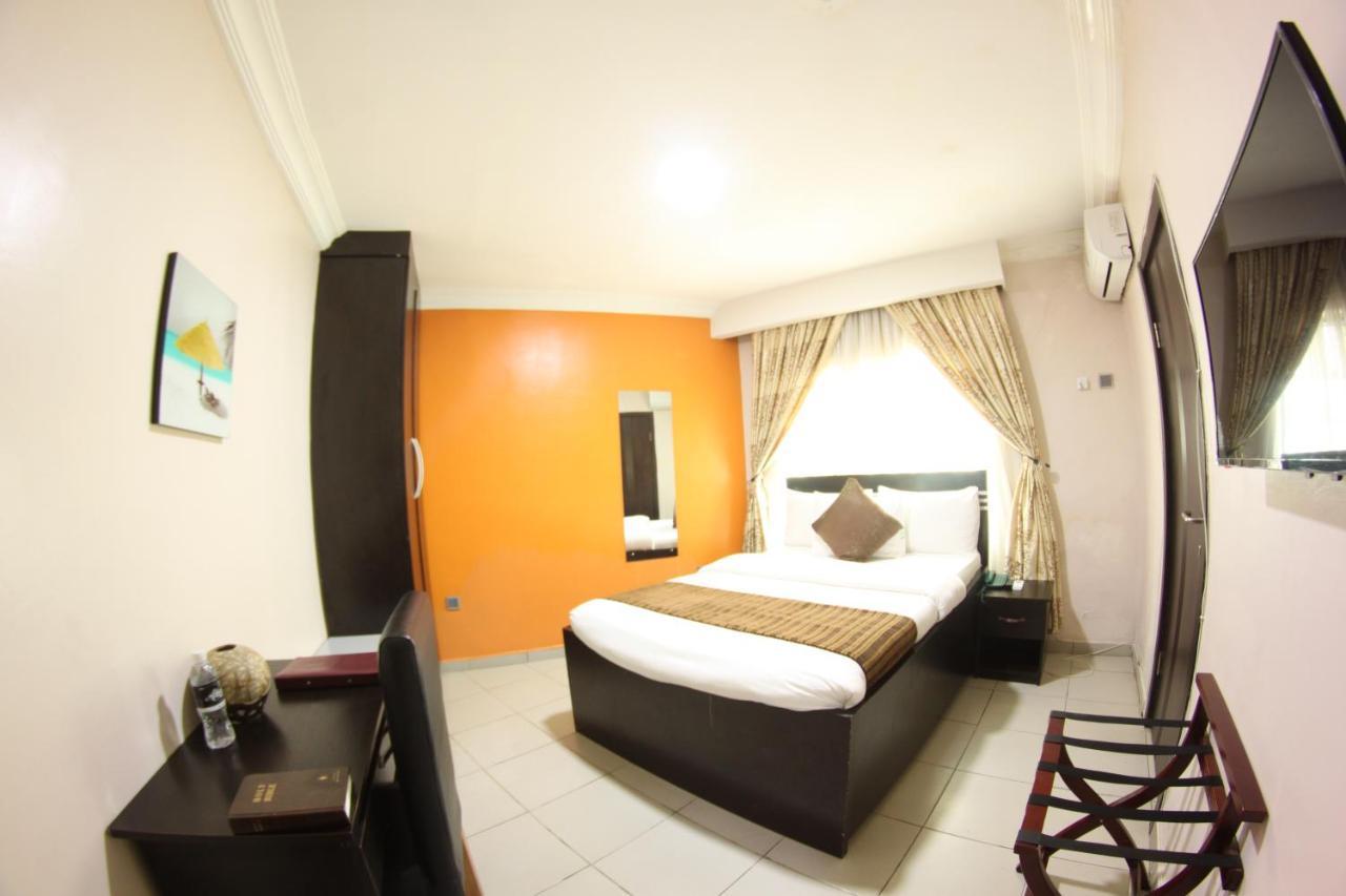 Celia'S Suites Abeokuta Экстерьер фото